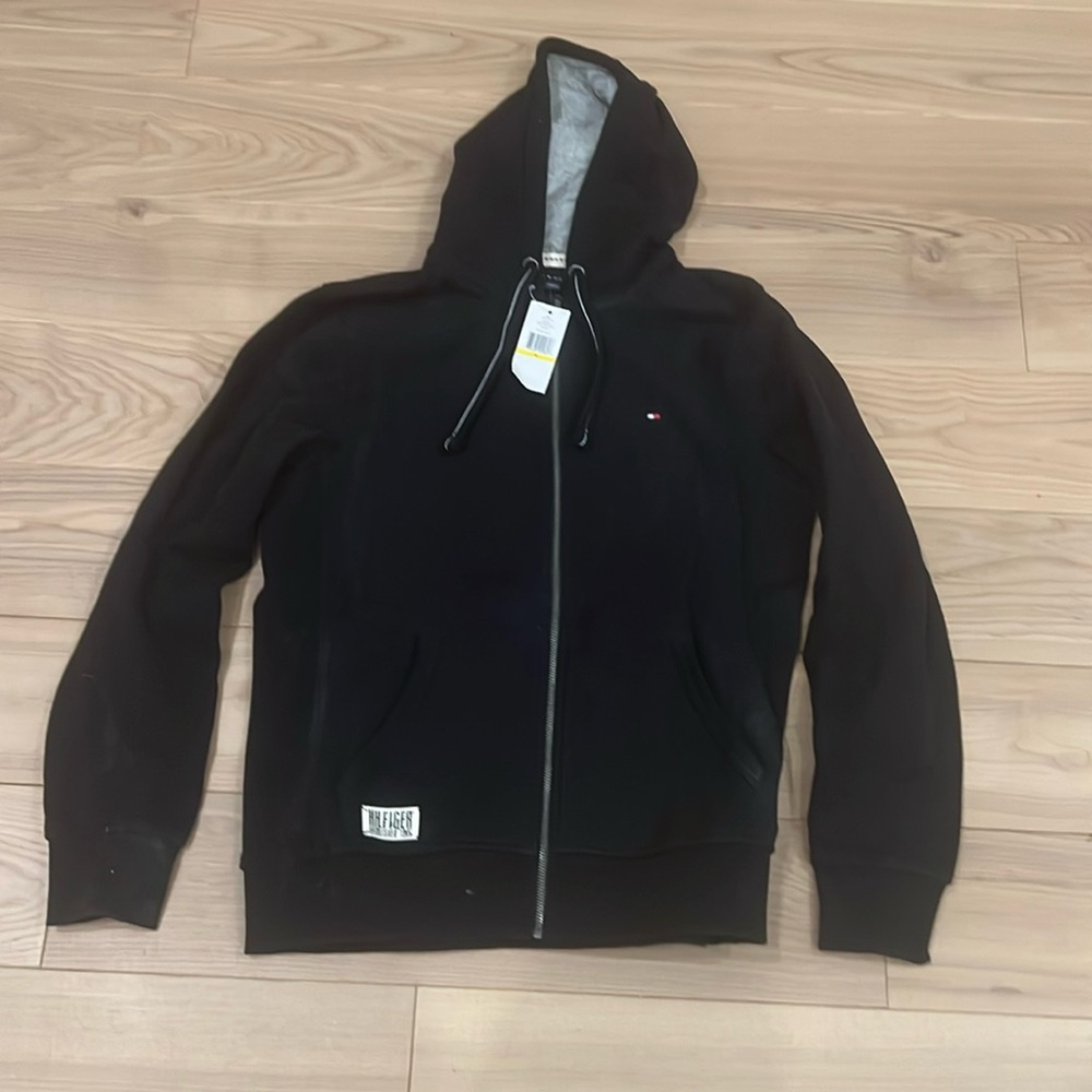 Tommy Hilfiger Zip Up Size Medium in Black